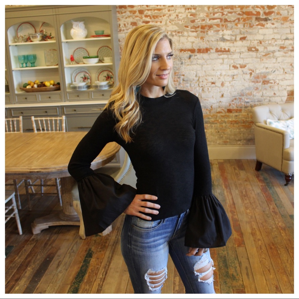 ✨LAST✨Black soft knit top with bell cuff - Picture 4 of 5